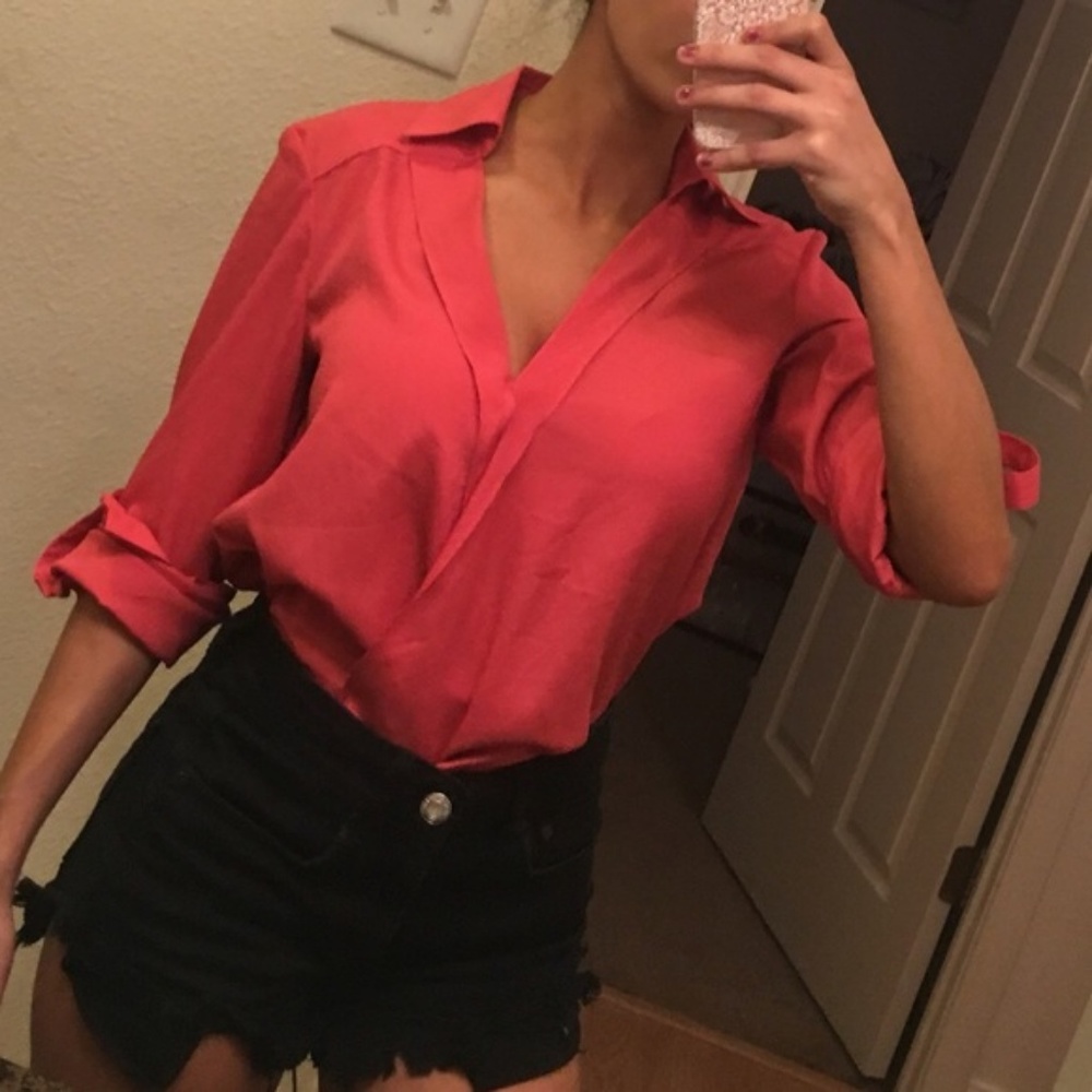 Gianni Bini roll up v-neck pink button up blouse - Picture 3 of 5